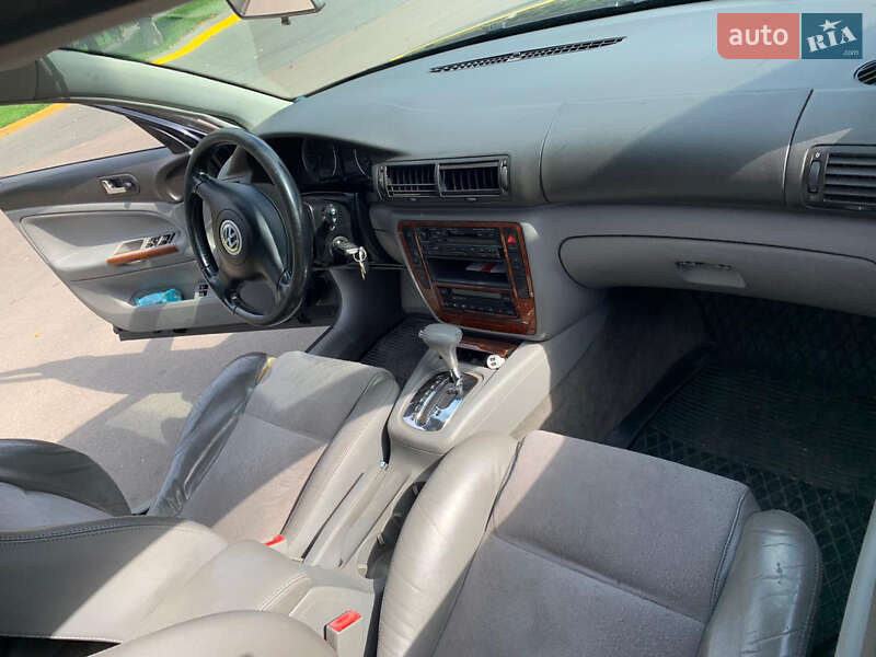 Универсал Volkswagen Passat 2002 в Вишневом