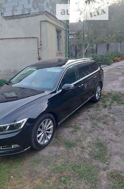 Универсал Volkswagen Passat 2015 в Ровно