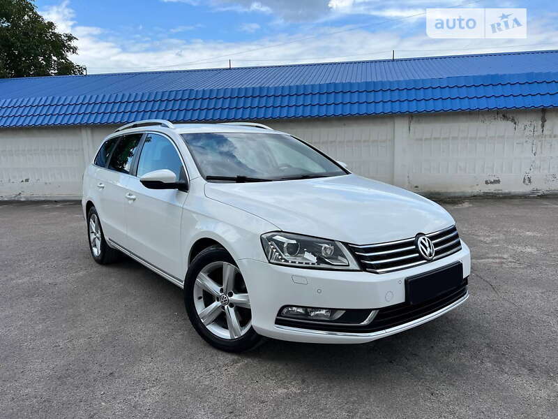 Універсал Volkswagen Passat 2012 в Радивиліві