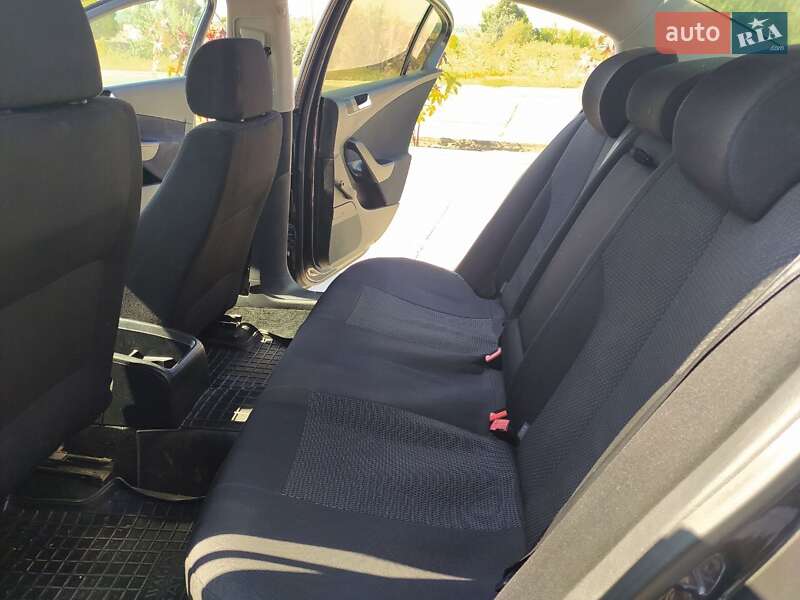 Седан Volkswagen Passat 2005 в Новій Одесі