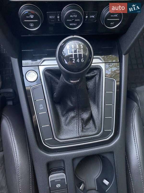 Універсал Volkswagen Passat 2015 в Львові