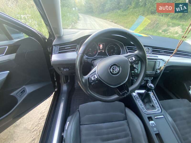 Універсал Volkswagen Passat 2015 в Львові