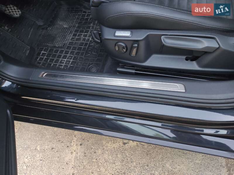 Універсал Volkswagen Passat 2015 в Львові