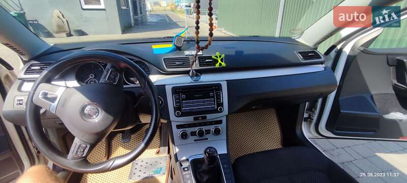 Універсал Volkswagen Passat 2013 в Мукачевому