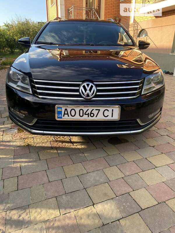 Универсал Volkswagen Passat 2013 в Ужгороде