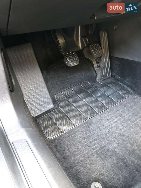 Універсал Volkswagen Passat 2011 в Львові