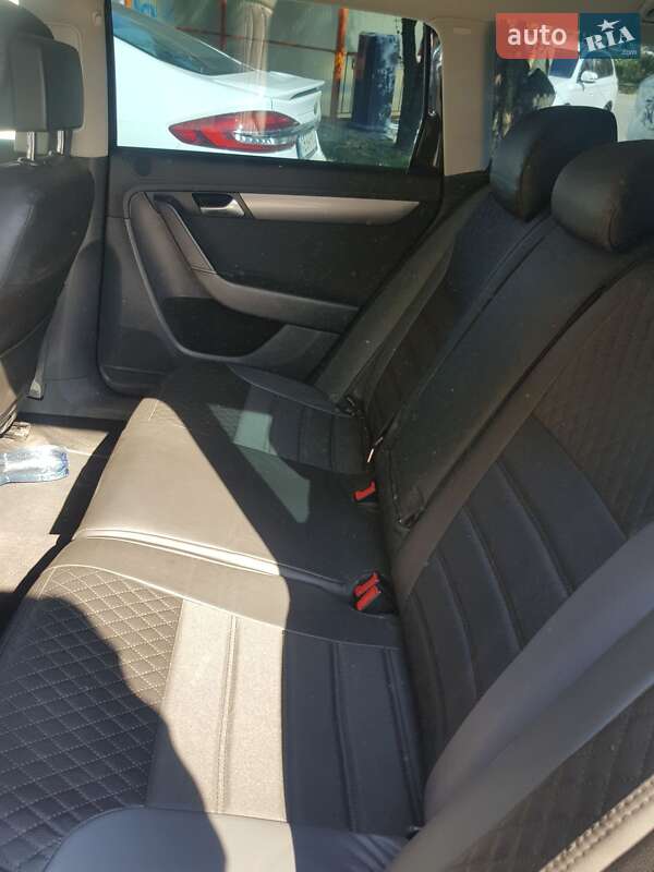 Універсал Volkswagen Passat 2013 в Харкові