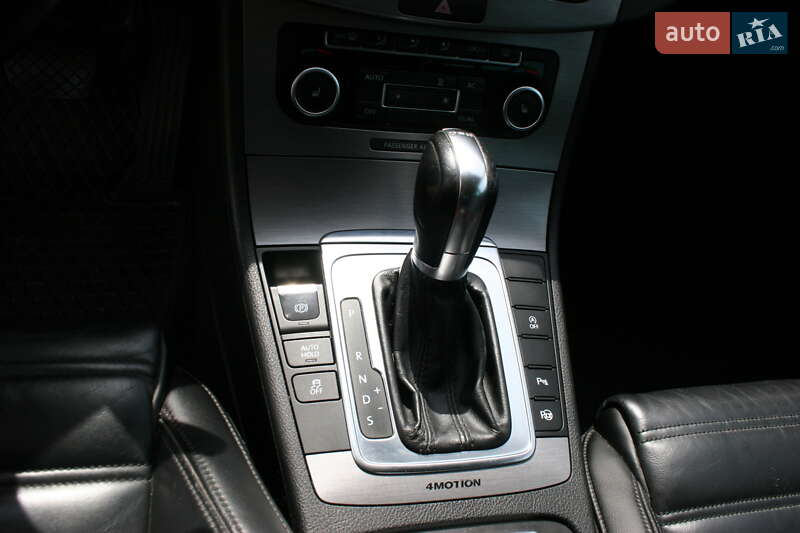 Универсал Volkswagen Passat 2011 в Черновцах