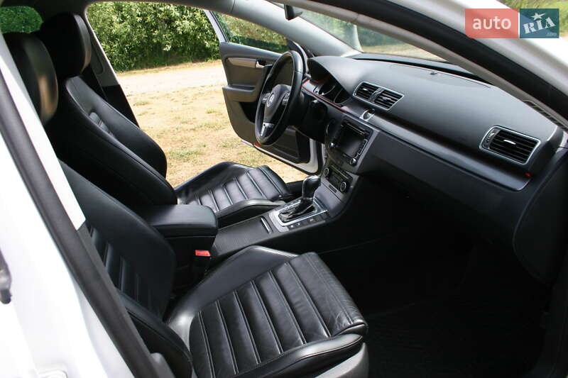 Универсал Volkswagen Passat 2011 в Черновцах