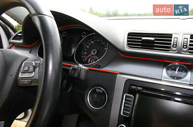 Универсал Volkswagen Passat 2011 в 