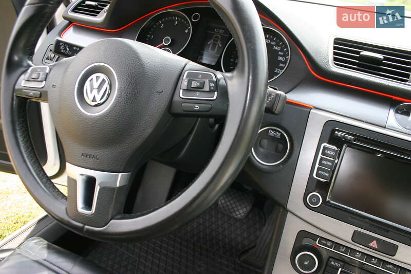 Универсал Volkswagen Passat 2011 в Черновцах