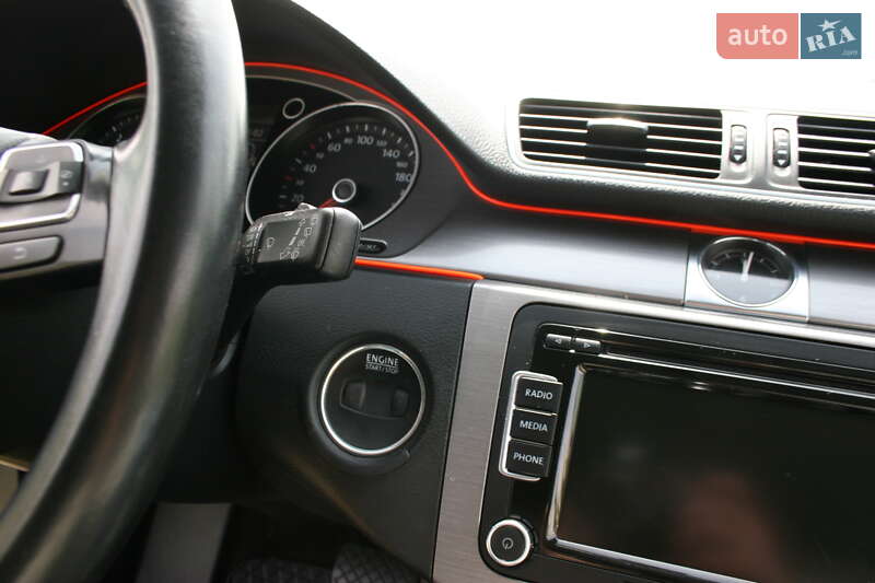 Универсал Volkswagen Passat 2011 в Черновцах