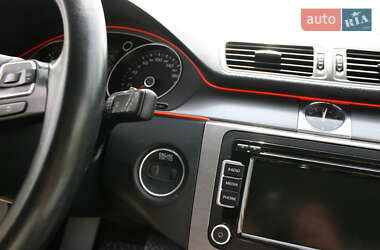 Универсал Volkswagen Passat 2011 в 