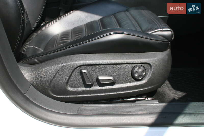 Универсал Volkswagen Passat 2011 в Черновцах