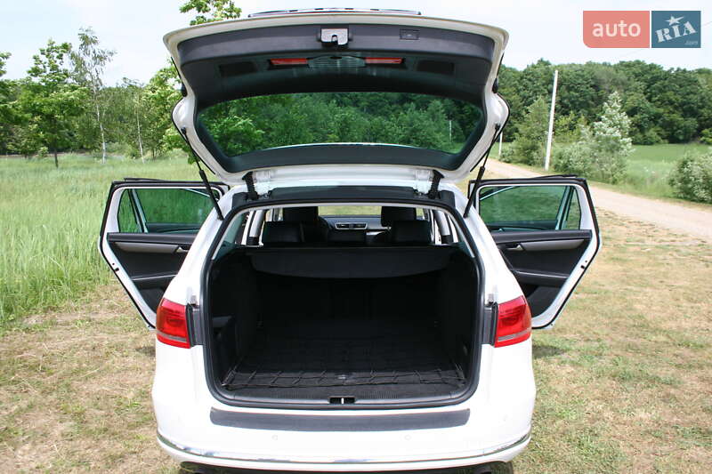 Универсал Volkswagen Passat 2011 в Черновцах