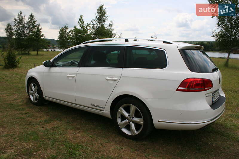 Универсал Volkswagen Passat 2011 в Черновцах