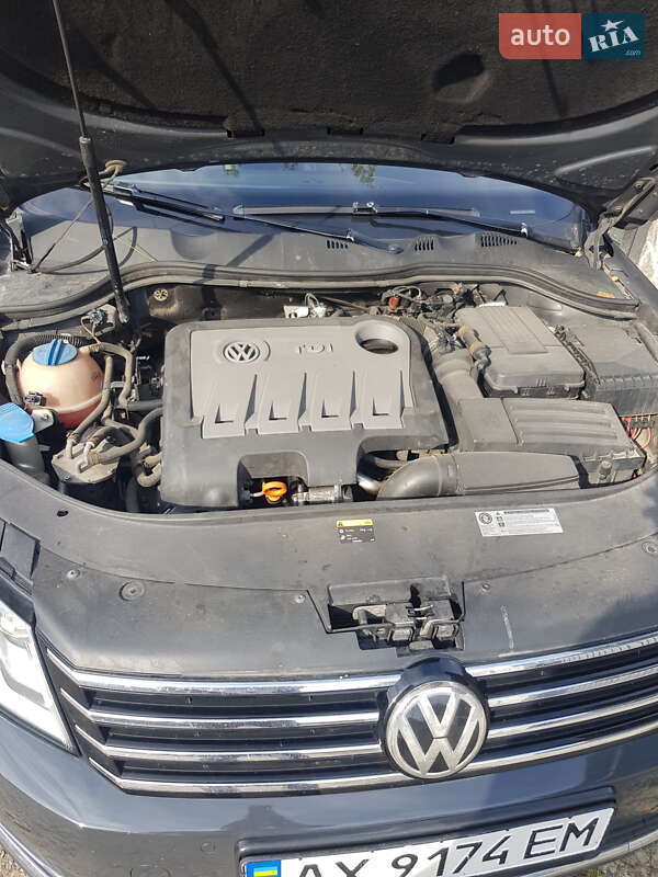 Універсал Volkswagen Passat 2013 в Харкові