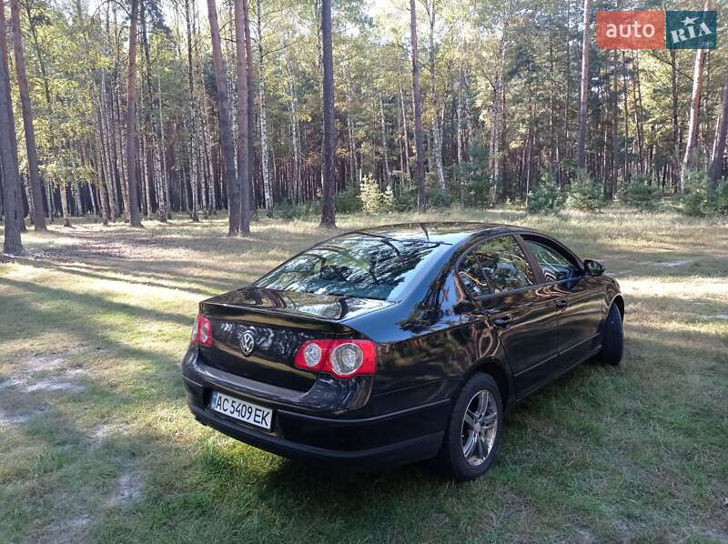 Седан Volkswagen Passat 2008 в Лебедині