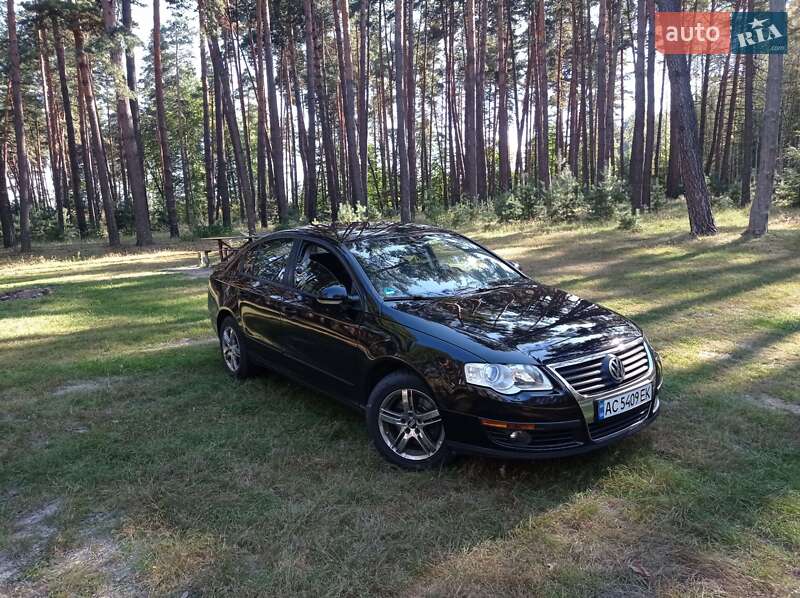 Седан Volkswagen Passat 2008 в Лебедині