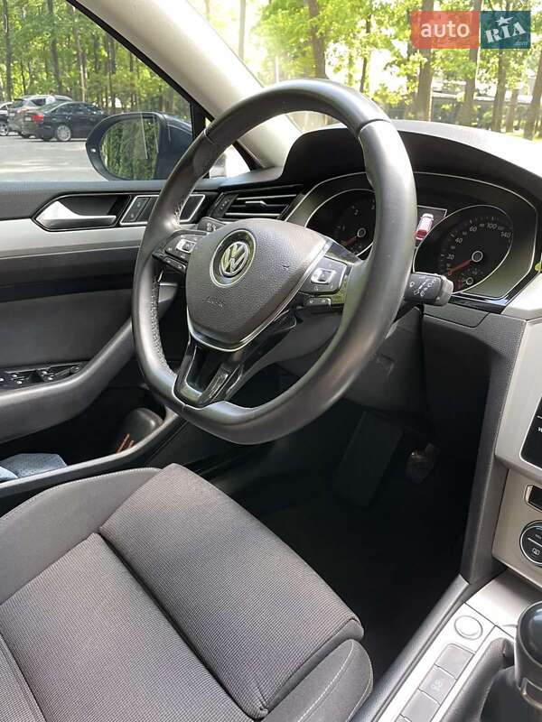 Универсал Volkswagen Passat 2017 в Рожище