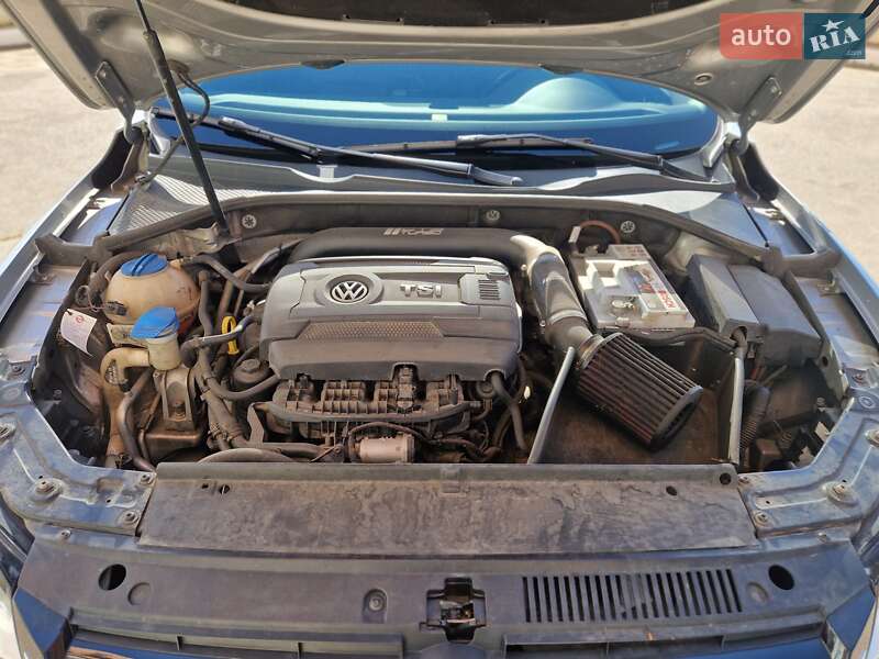 Седан Volkswagen Passat 2014 в Остроге