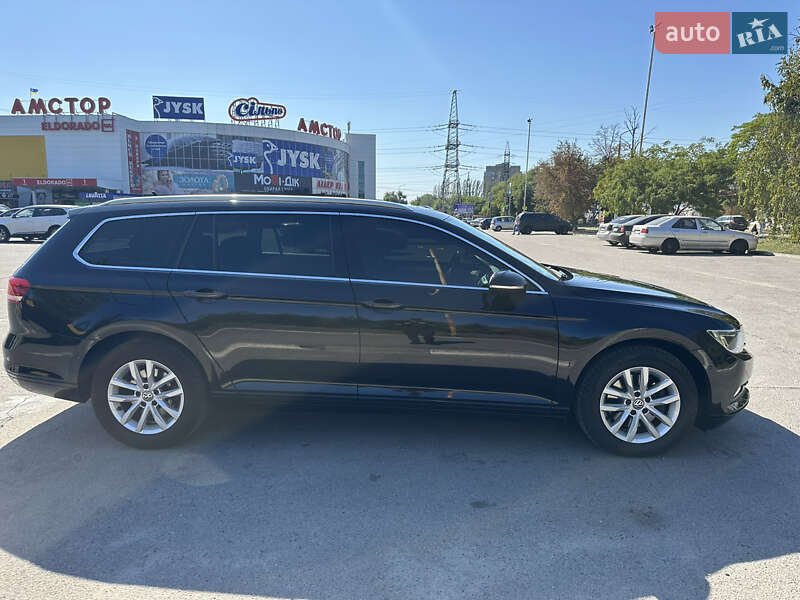 Універсал Volkswagen Passat 2017 в Запоріжжі