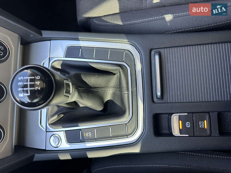 Універсал Volkswagen Passat 2017 в Запоріжжі