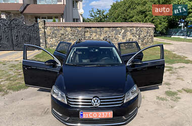 Универсал Volkswagen Passat 2012 в Дубно