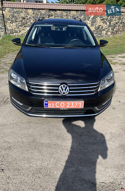 Универсал Volkswagen Passat 2012 в Дубно