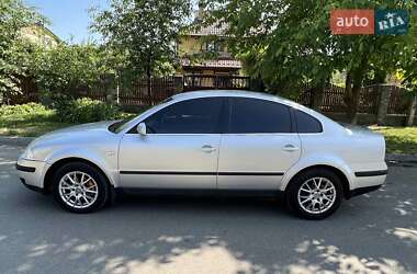 Седан Volkswagen Passat 2001 в Семеновке