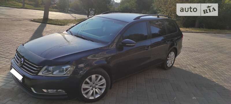 Универсал Volkswagen Passat 2011 в Черновцах