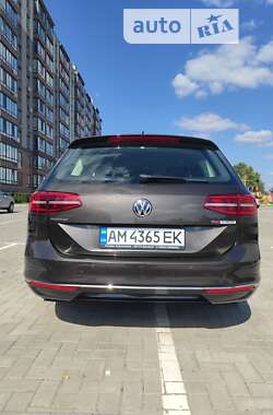 Универсал Volkswagen Passat 2015 в Житомире