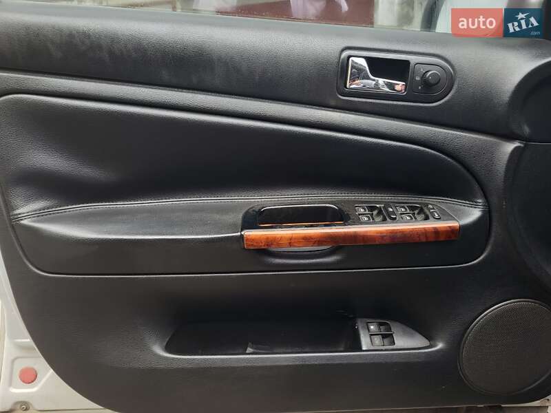 Седан Volkswagen Passat 2003 в Львове