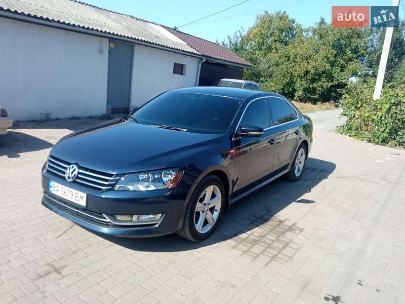 Седан Volkswagen Passat 2013 в Гайвороні