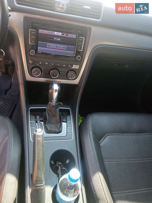 Седан Volkswagen Passat 2013 в Гайвороні