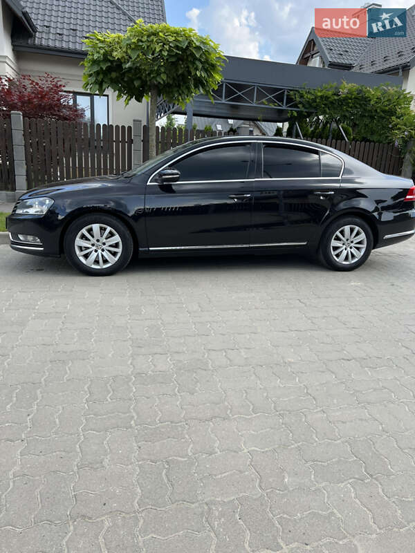 Седан Volkswagen Passat 2013 в Львові