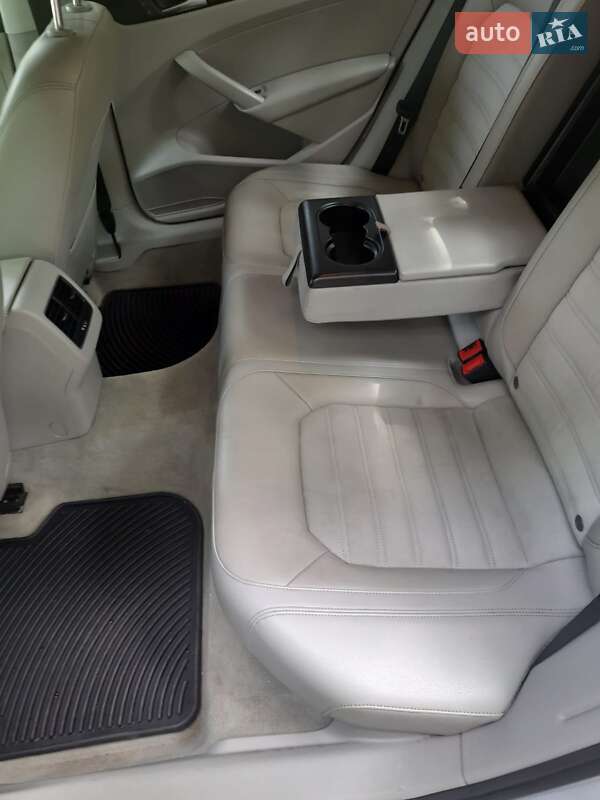 Седан Volkswagen Passat 2013 в Казатине