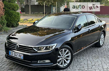 Седан Volkswagen Passat 2016 в 