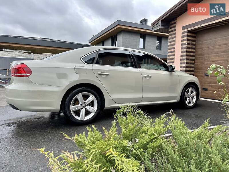 Седан Volkswagen Passat 2014 в Києві