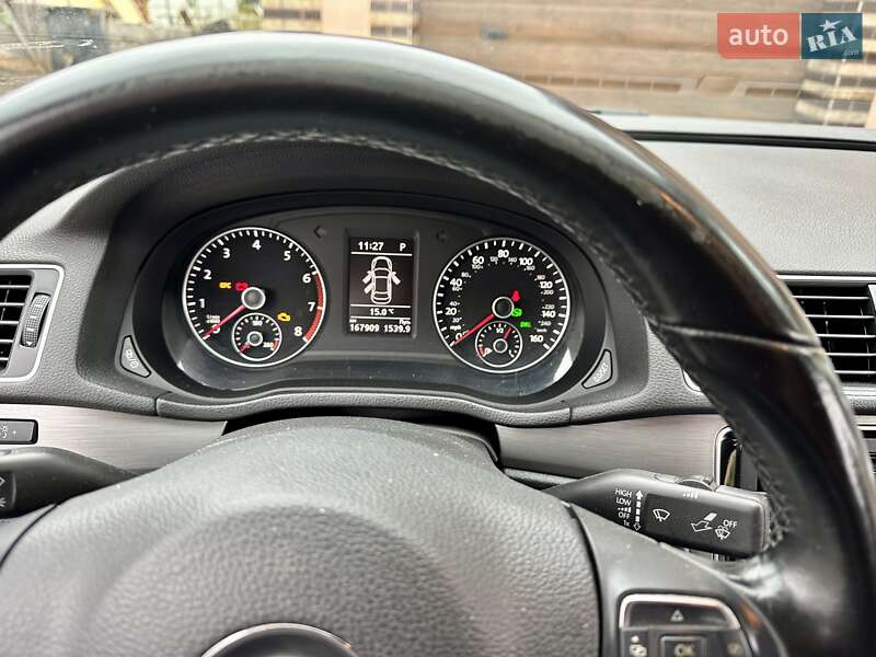 Седан Volkswagen Passat 2014 в Києві