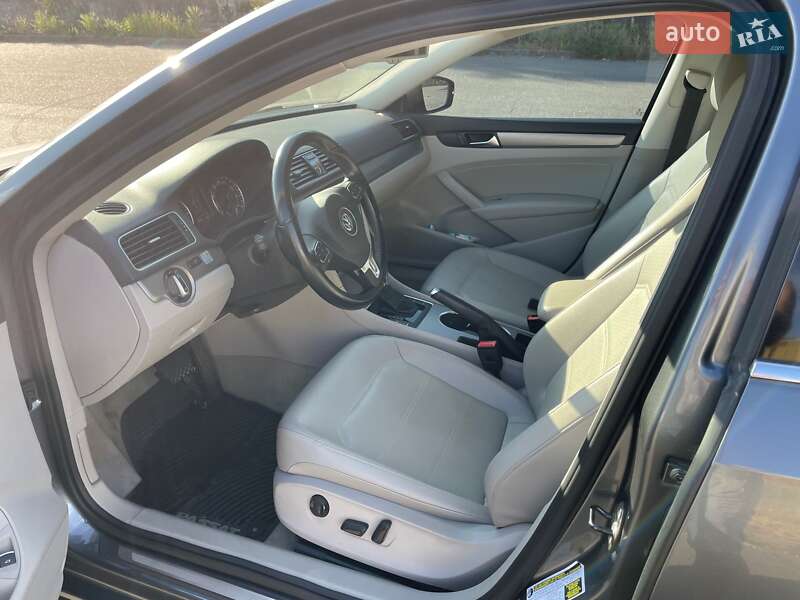 Седан Volkswagen Passat 2014 в Киеве