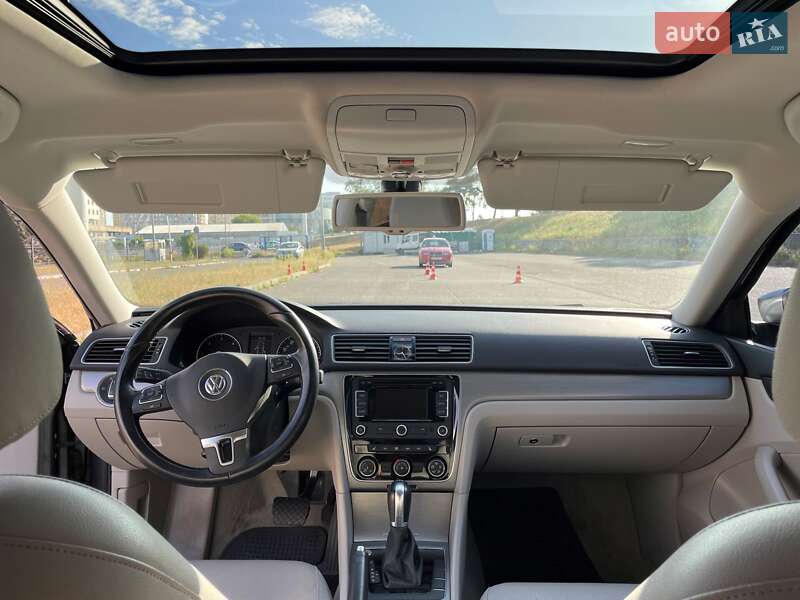 Седан Volkswagen Passat 2014 в Киеве