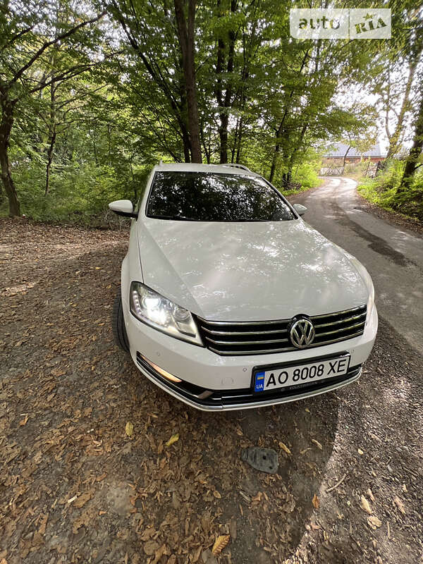 Универсал Volkswagen Passat 2012 в Ужгороде