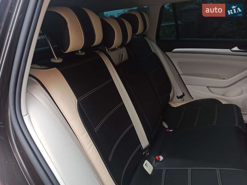 Універсал Volkswagen Passat 2017 в Дрогобичі