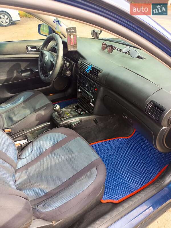 Седан Volkswagen Passat 1999 в Києві