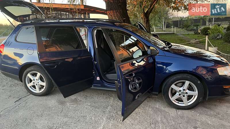 Універсал Volkswagen Passat 2005 в Івано-Франківську