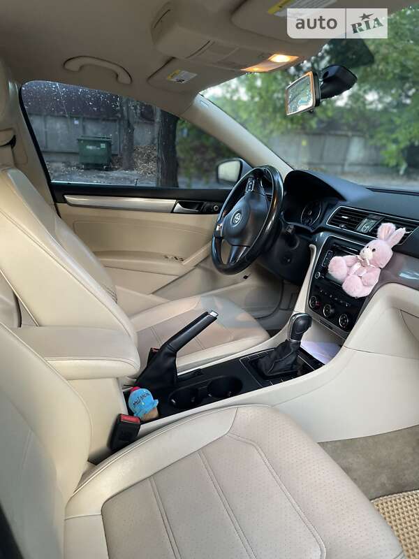 Седан Volkswagen Passat 2015 в Киеве