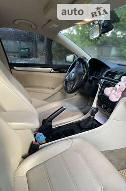 Седан Volkswagen Passat 2015 в 