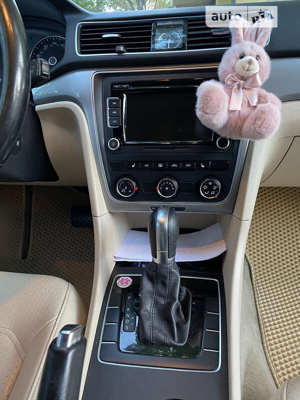 Седан Volkswagen Passat 2015 в Киеве