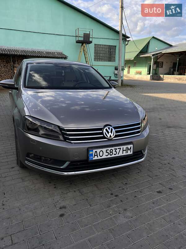 Volkswagen Passat 2011